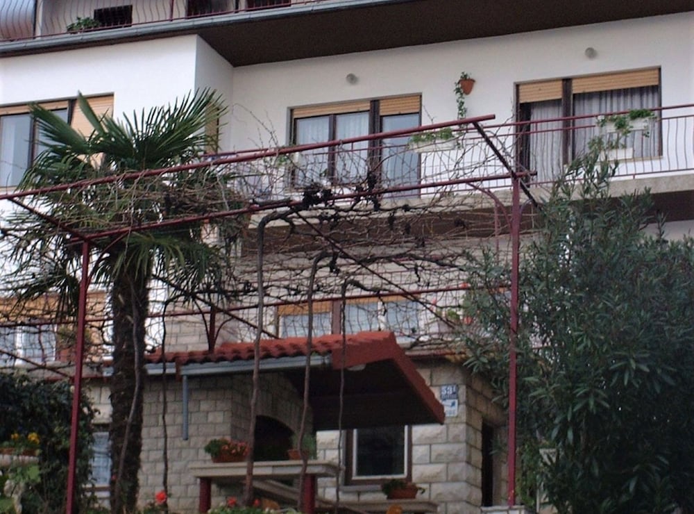 Comfortable Crikvenica Studio Apartments With Balcony