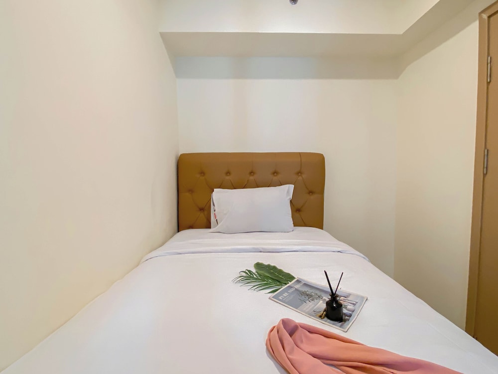 Warm And Cozy 2Br Meikarta Apartment