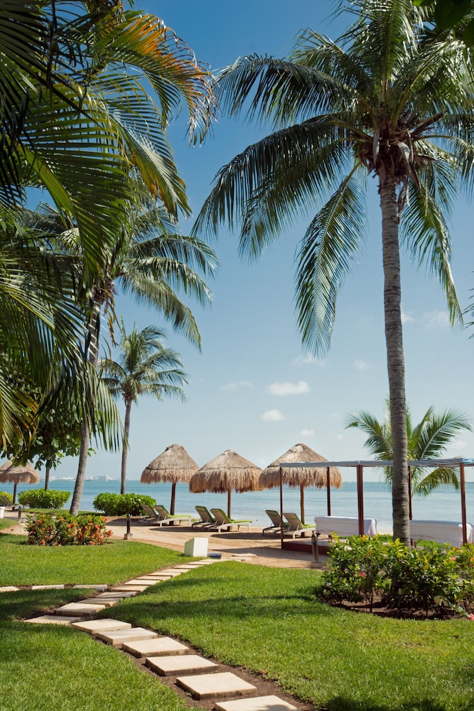 Sunset Marina Resort & Yacht Club