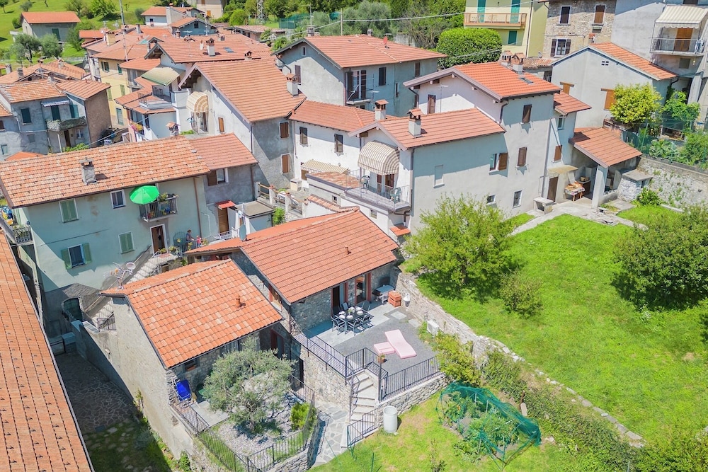 Villetta Abbazia Acqua Dolce - With Stunning Terrace by Rent all Como
