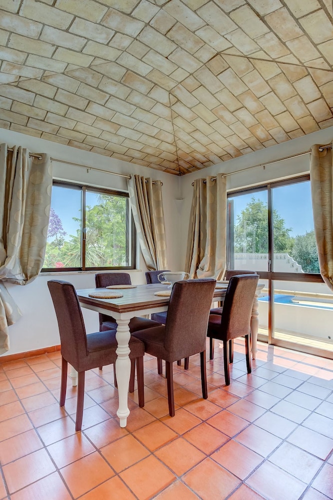 Sequana Fabulous Spacious Villa Perfect for Fami
