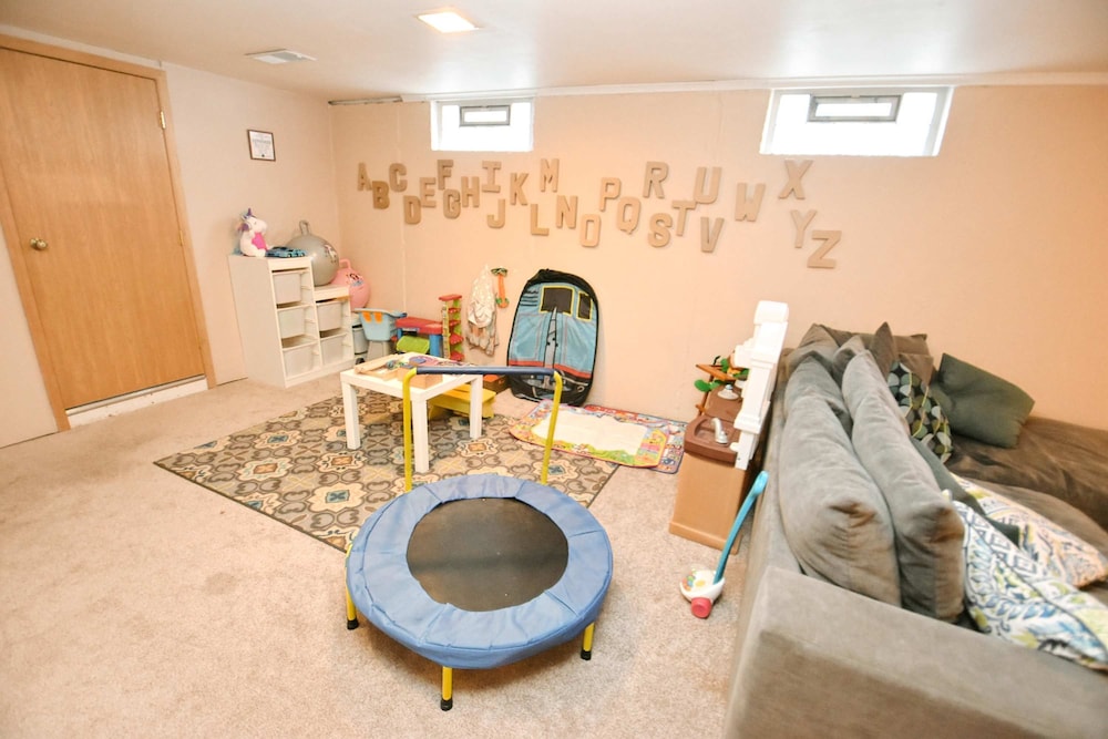 3 Bedroom 2 Bath Home Close to ND w Fire pit 1155