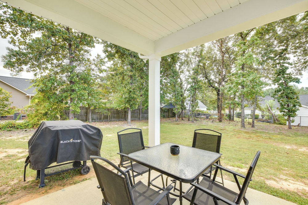 11 Mi to Fort Bragg: Family Home w/ Patio!