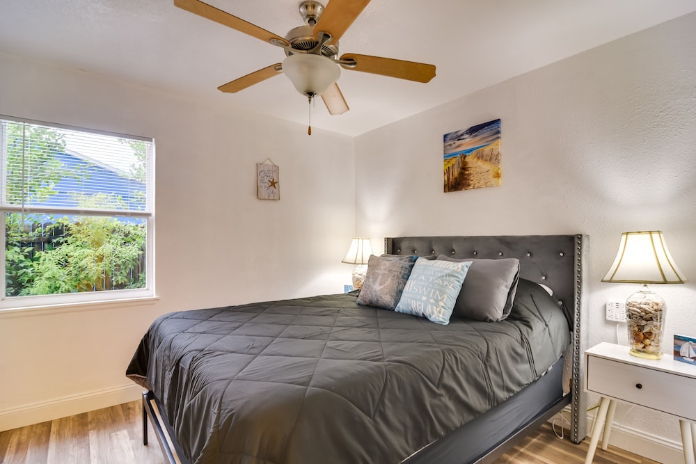 Pet-friendly Gulfport Home: Walkable Location!
