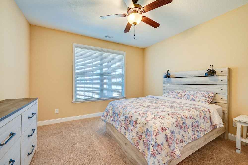Spacious Kathleen Vacation Rental w/ Fireplace
