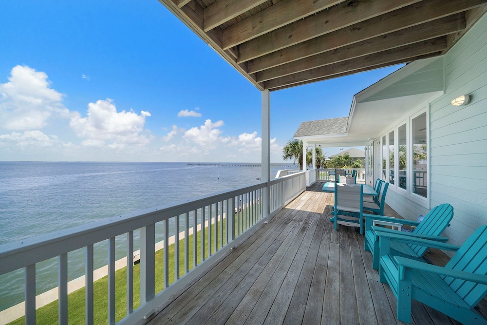 Blue Marlin Bayfront Retreat by Ryson Vacation Rentals