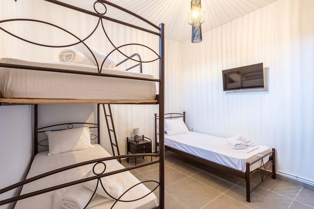 Filiatra Charming Urban Escape Your Cozy Retreat