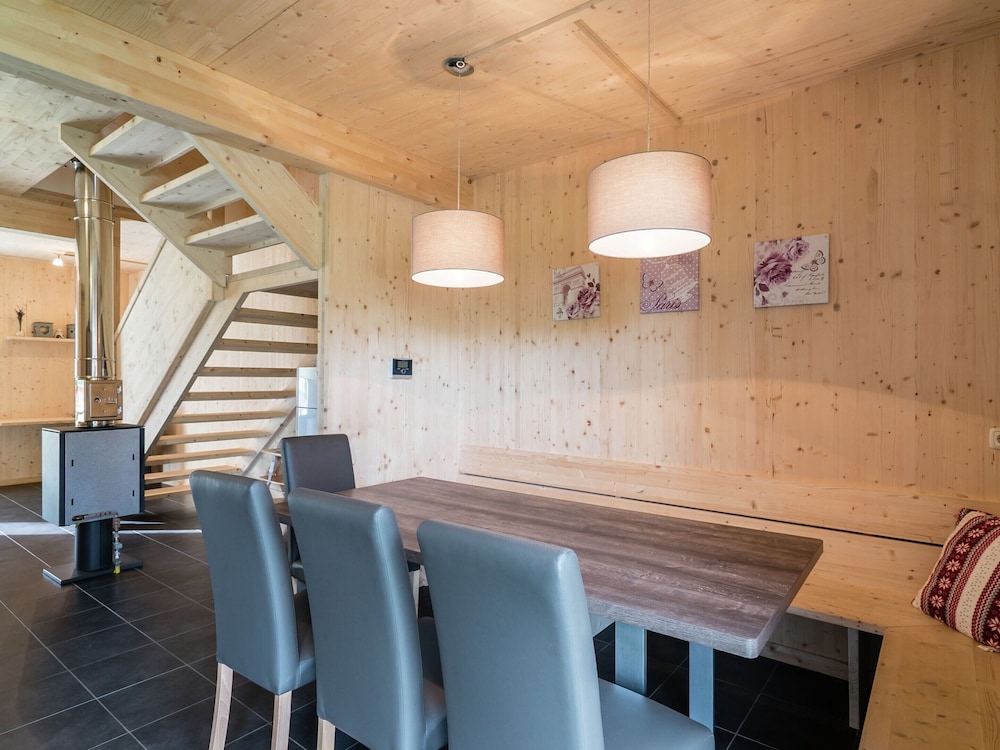 Appealing Chalet With hot tub