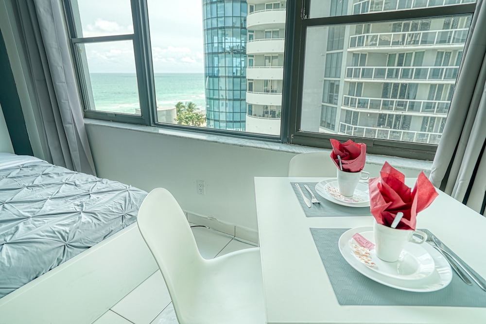Private Apartments at the Casablanca
