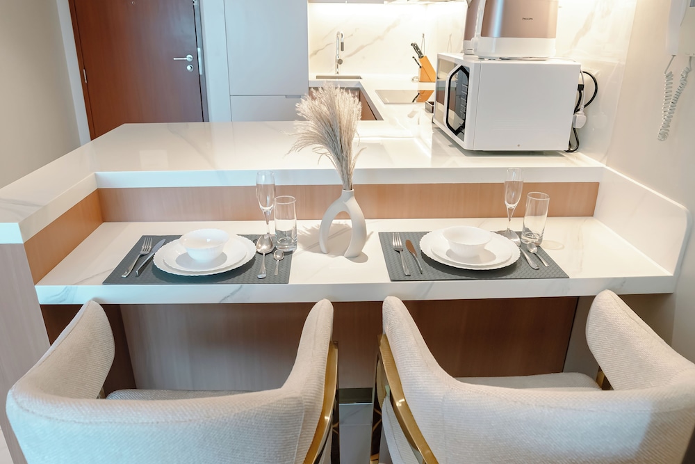 PVH - Studio - Emaar Fashion Avenue