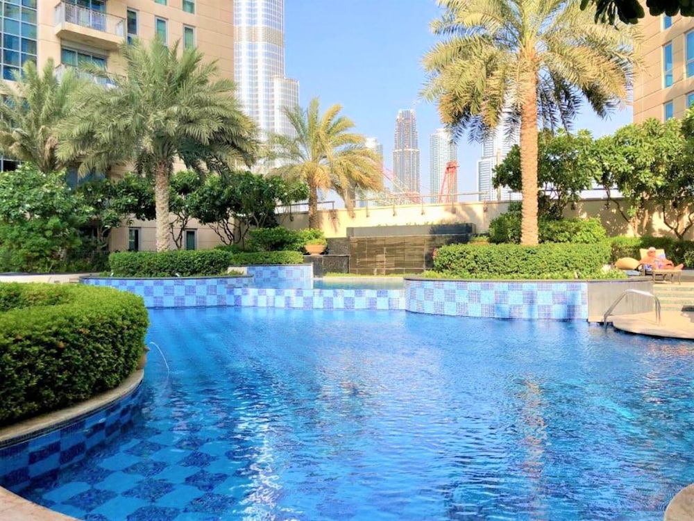 Luxurious 1B With Opera & fountains views