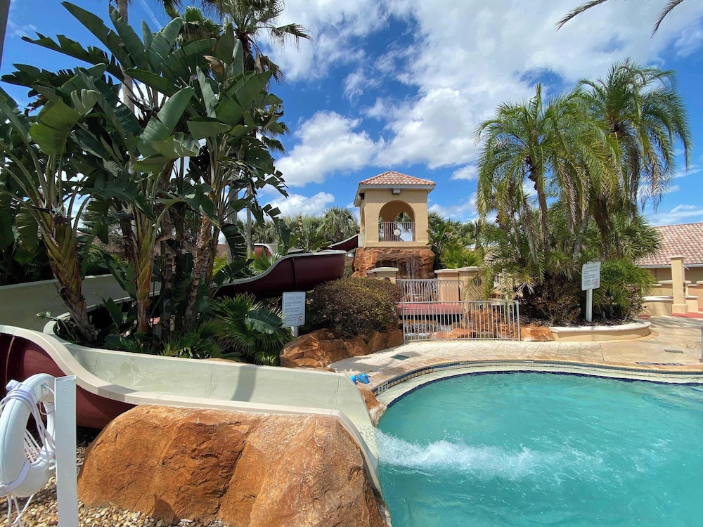 Howards Vacations @ Regal Palms