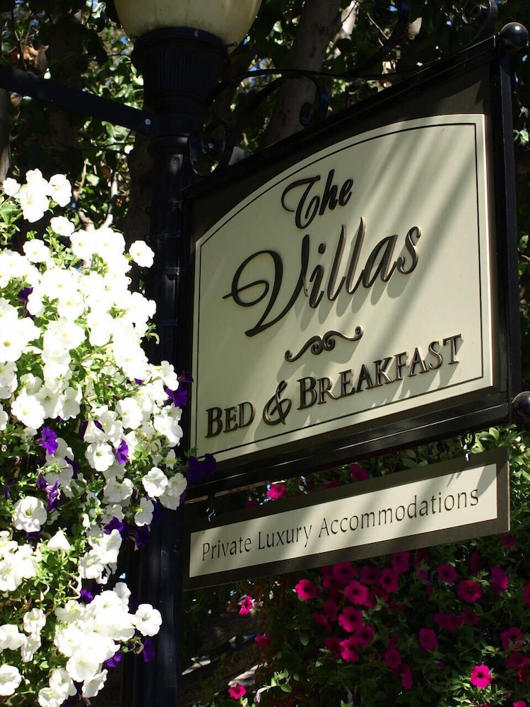 Villa Arden Hills