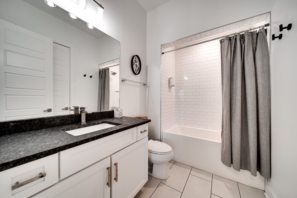 Nashville Vibes 4 Bedroom Townhouse
