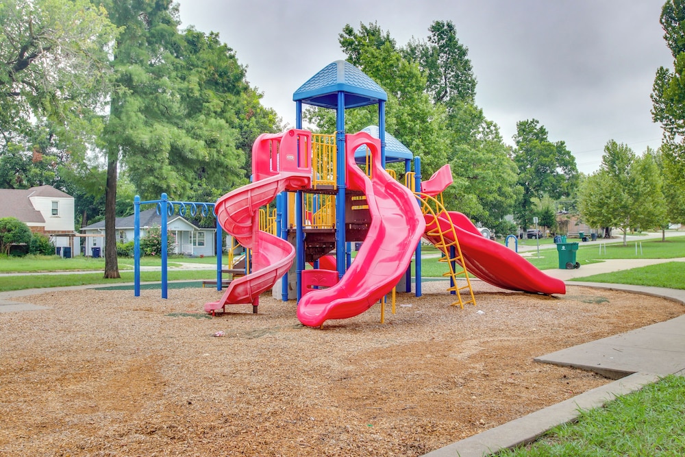 1 Mi to OKC Fair Park: Family-friendly Apt!