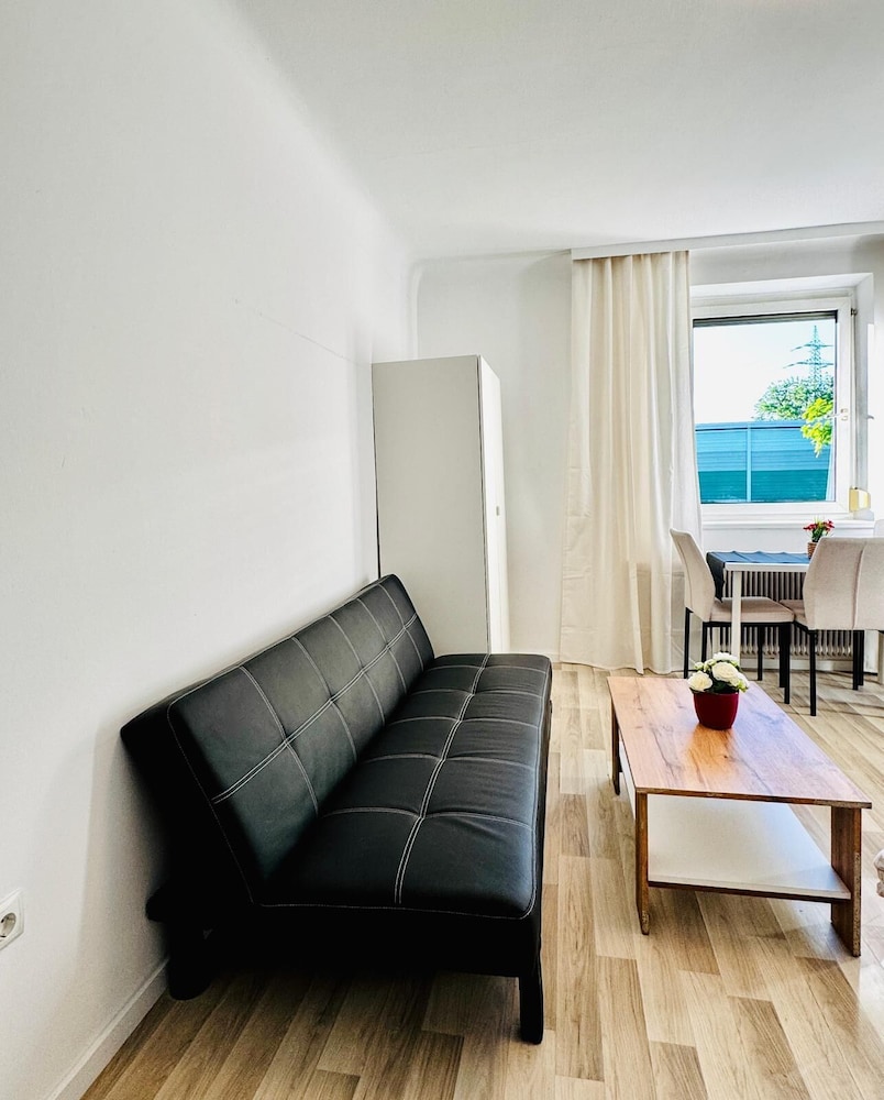 Cozy Garden Villa near Danube For 16P