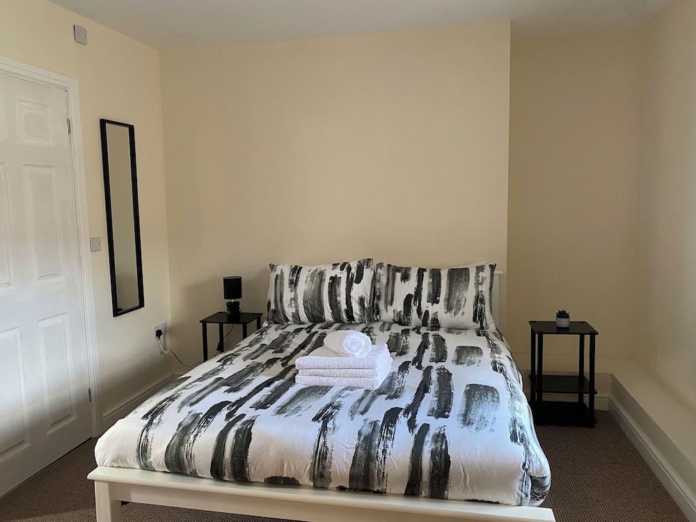 Prince Of Wales Rooms view 2