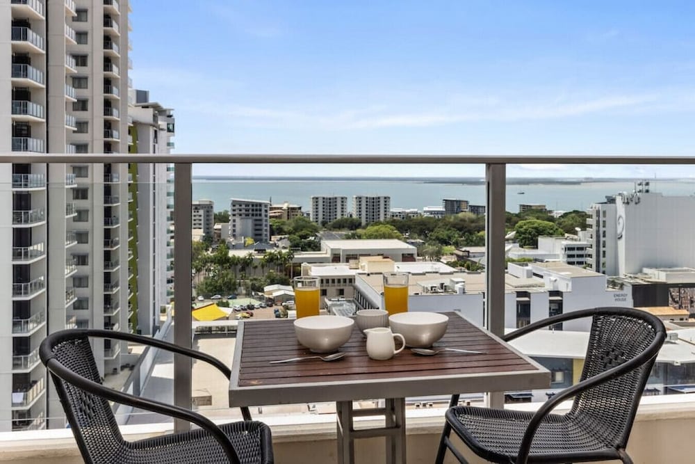 ZEN CITY & SEA - Executive 1BR Suite