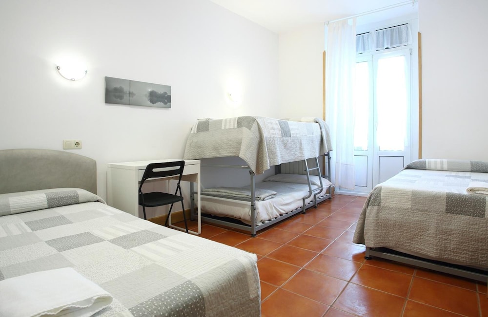 San Sebastian Vacations - Pension San Juan - Property Image 21