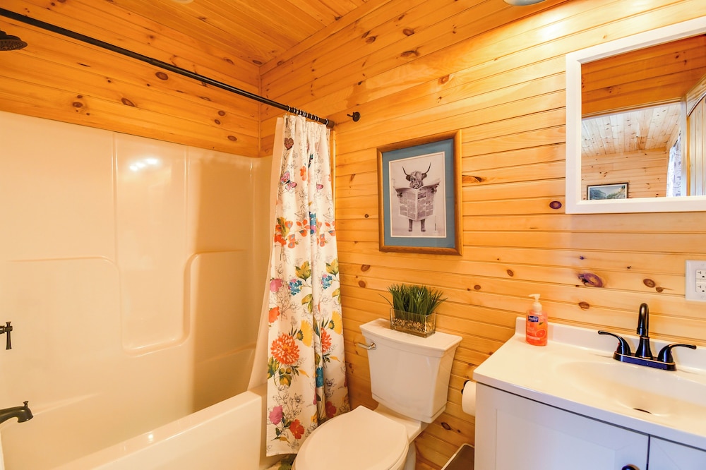 18 Mi to Red River Gorge: Beattyville Retreat