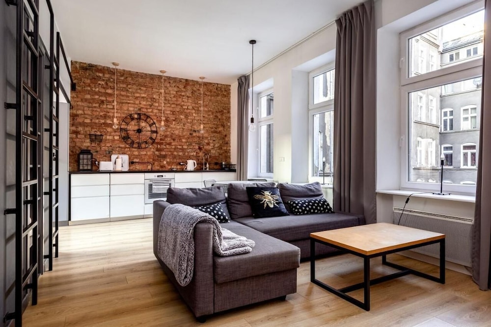 Isabel by Q4Apartments view 5