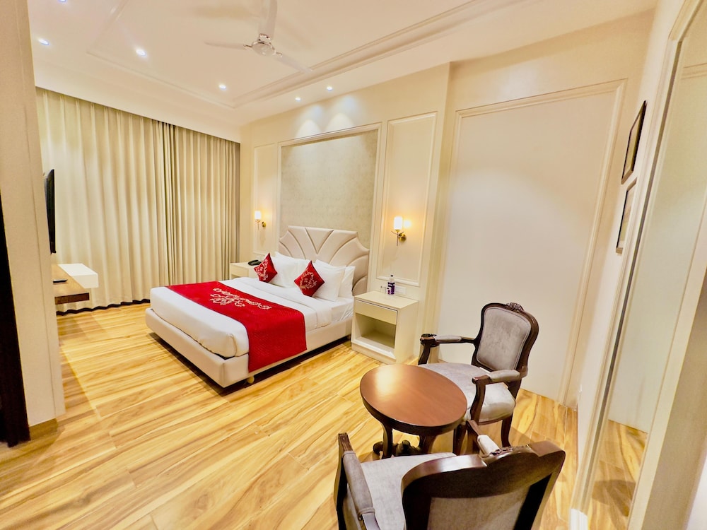 HOTEL SUKH FARM
