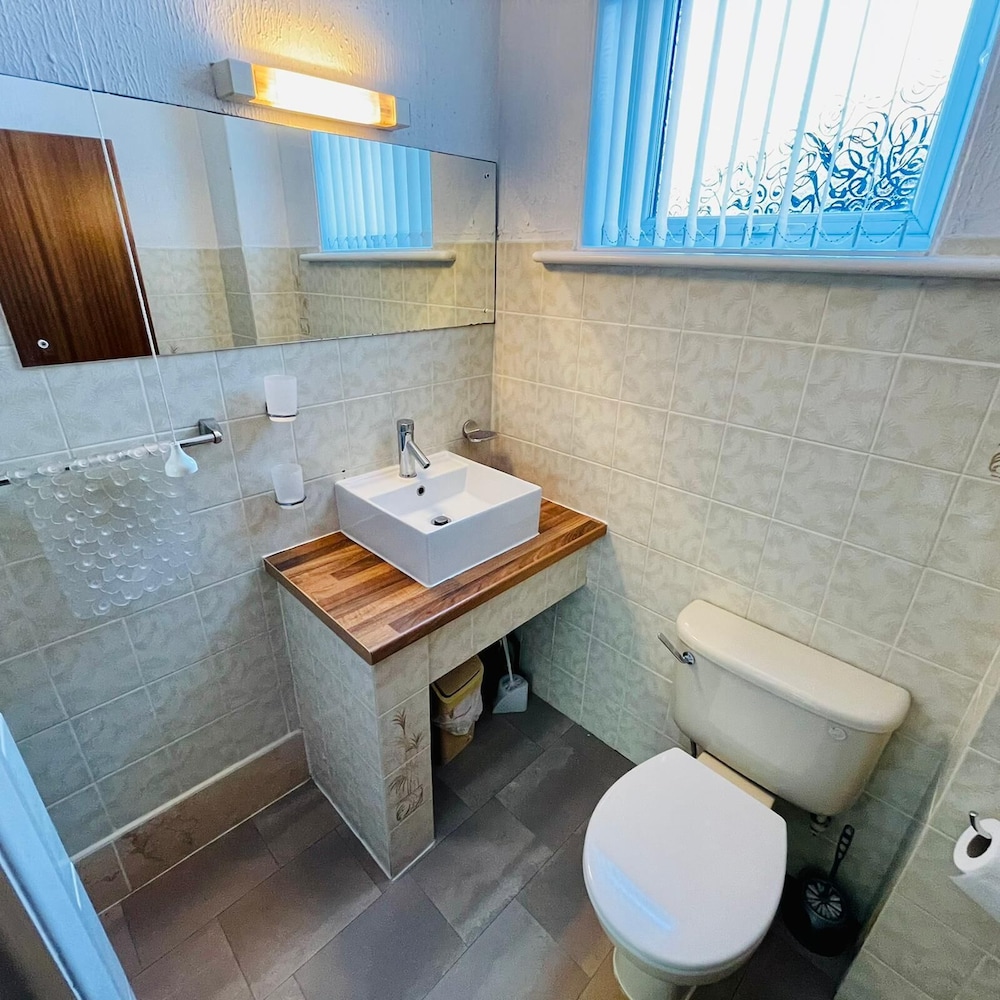 Lyndene Holiday Apartments