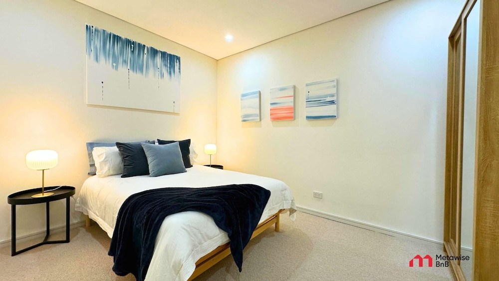 Metawisebnb 2BR Industrial Charm in Petersham