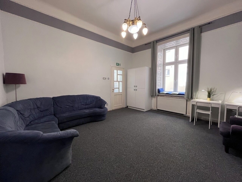 GIRLS Dorm Apartment