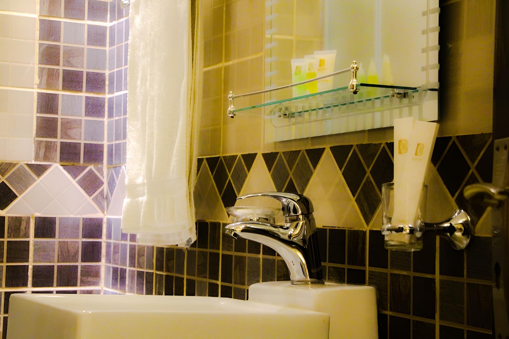 Summerland Suites