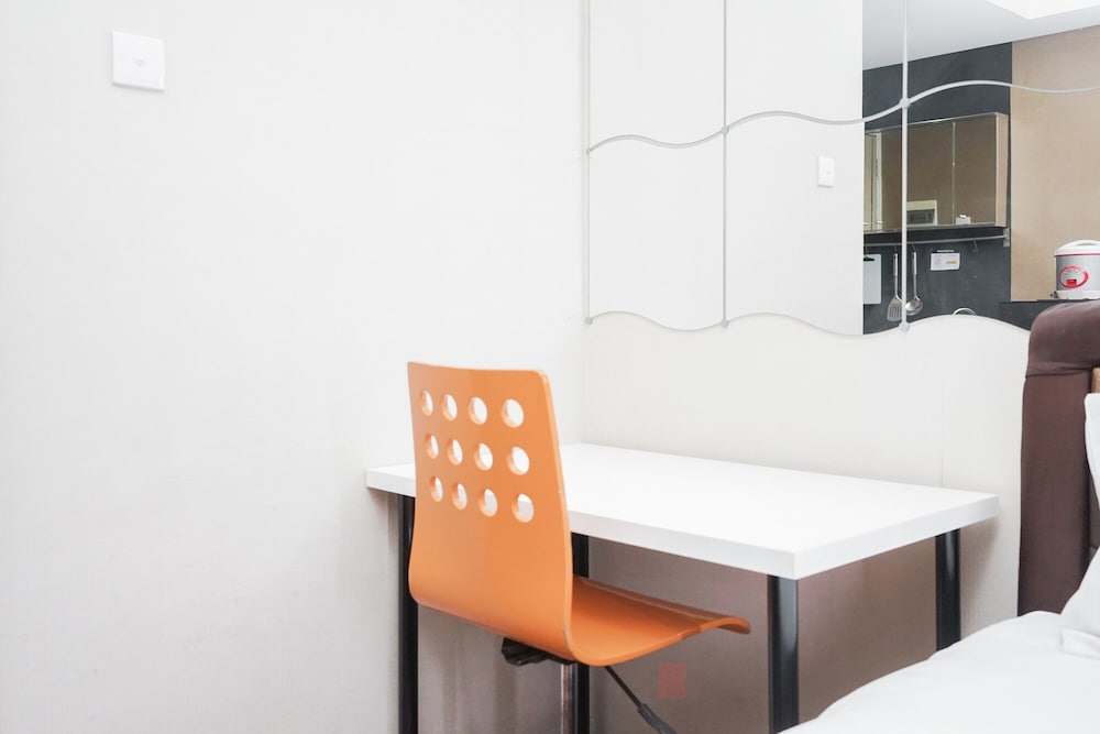 Comfy and Modern Studio at Serpong Greenview Apartment