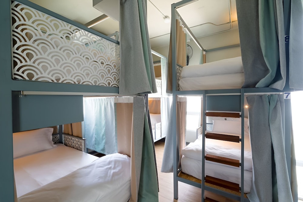 Friends Hostel - Phuket Airport