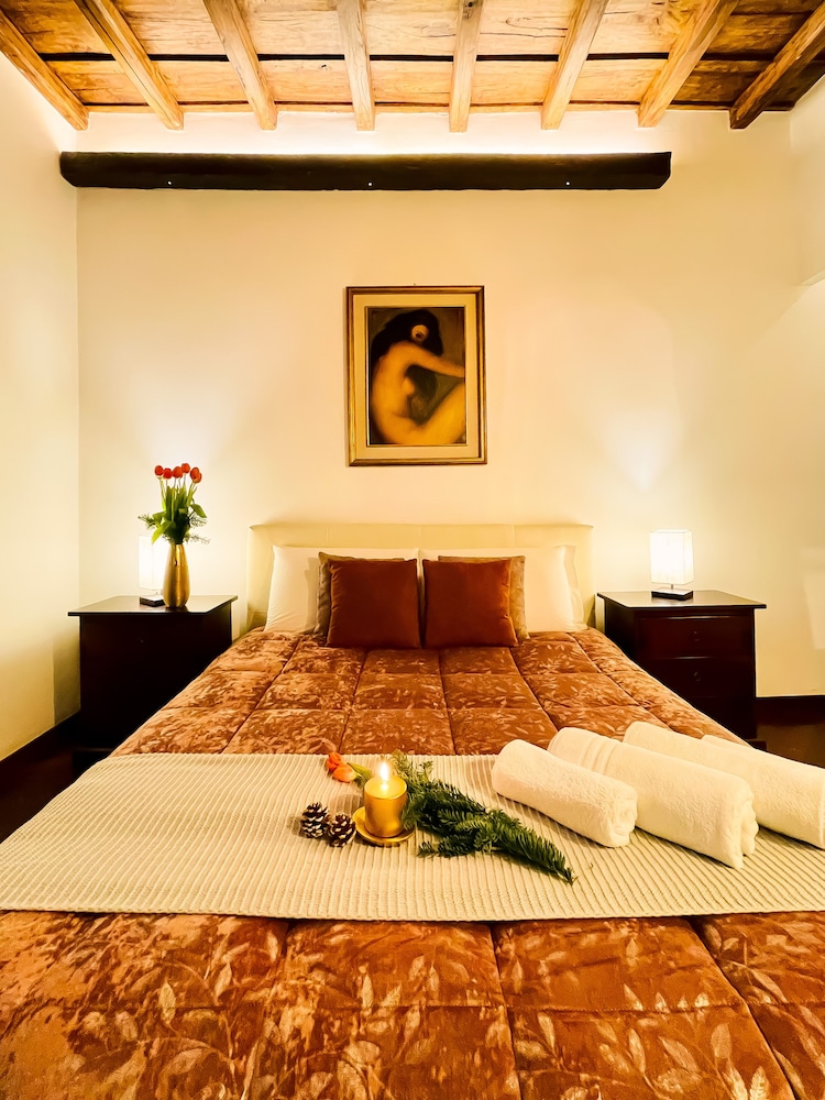 Trevi Fountain Stylish Guesthouse