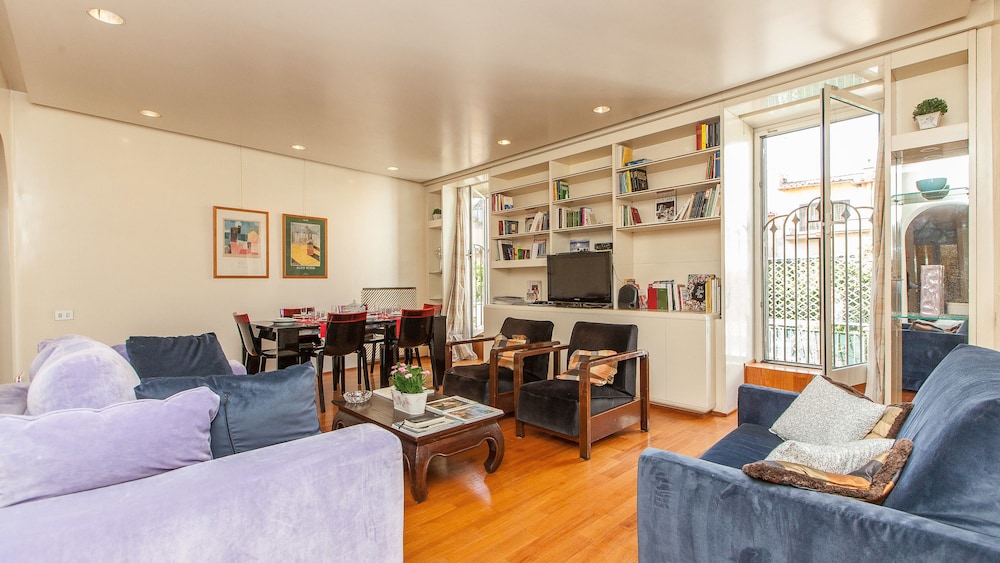 Rental in Rome Campo de Fiori Balcony