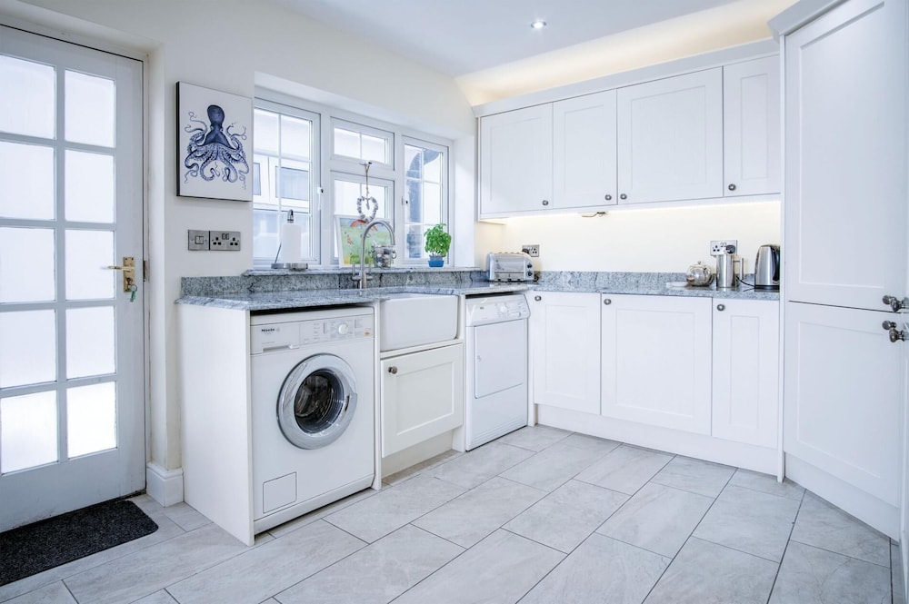 Rainbow Leap - 5 Bed Holiday Home - Saundersfoot