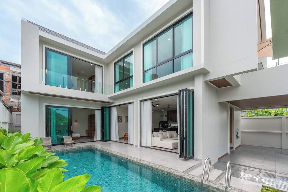 Pool Villa Near Laguna Golf Beaches V226