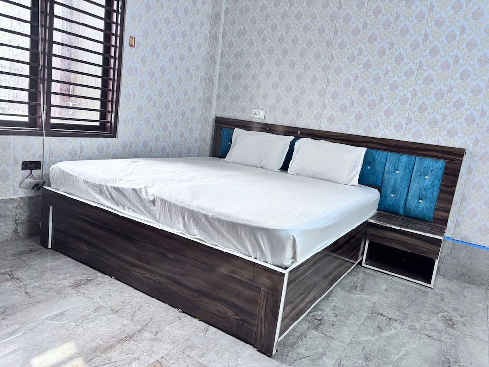 Shri Mohini Kunj Hotel Vrindavan
