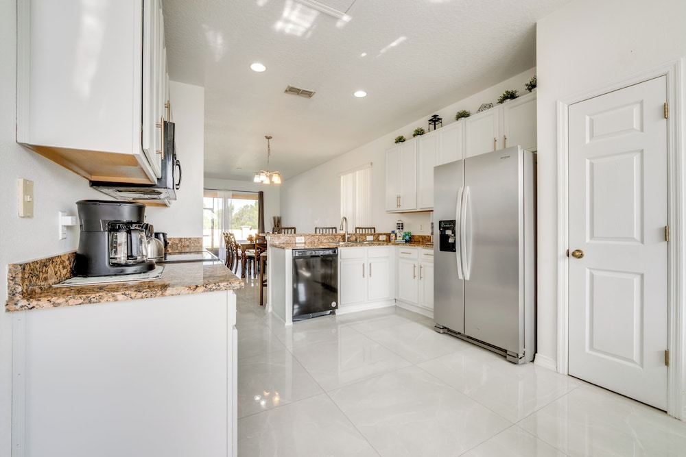 Kissimmee Resort-style Home: Close to Shops & Eats
