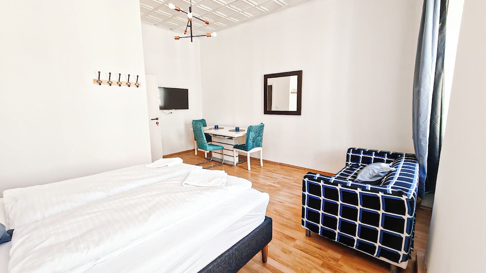 Modern 3BR Apartment Close to Belvedere