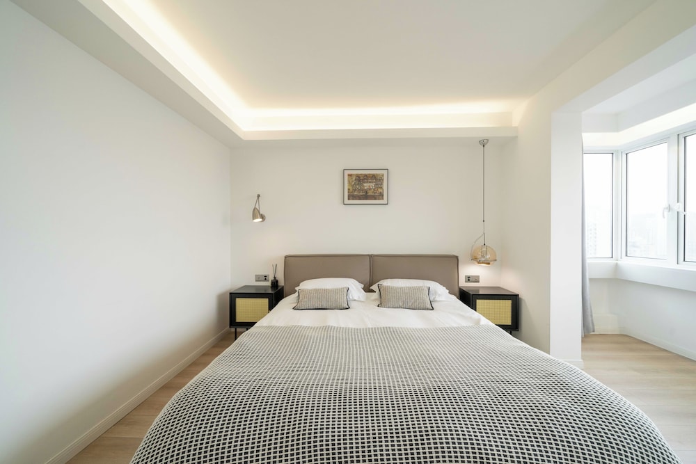 Book and Bed - SML Center