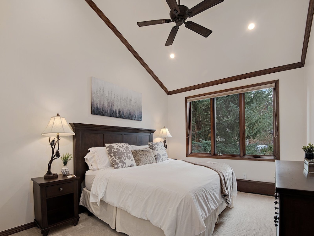 Edwards Vacations - Arrowhead Village Condo - 206 Seasons Lodge - Property Image 10