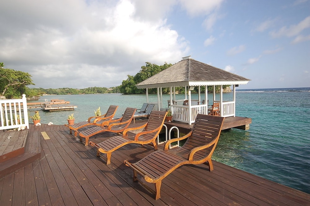 San Bar 6BR by Jamaican Treasures