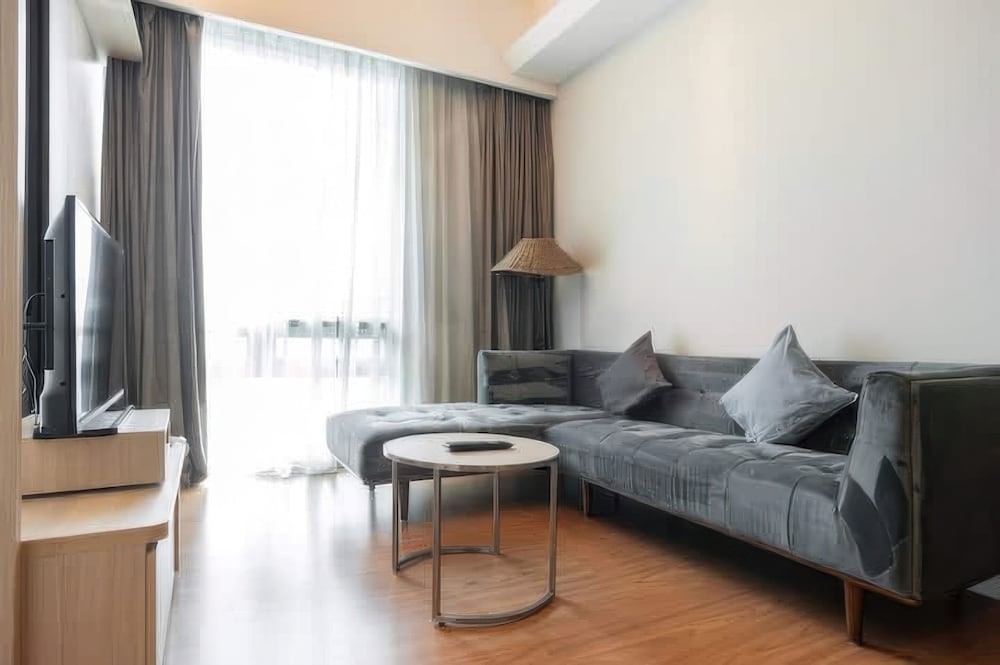 Swiss Garden Residences by Emily