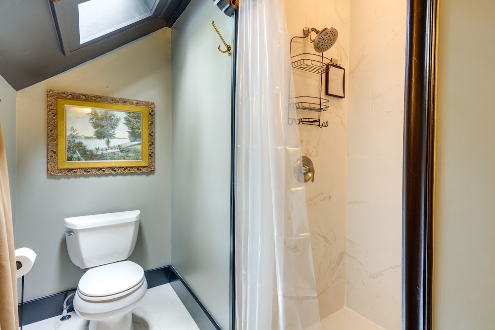Springfield Vacations - Whimsical Cottage Near Springfield Art Museum! - Property Image 34
