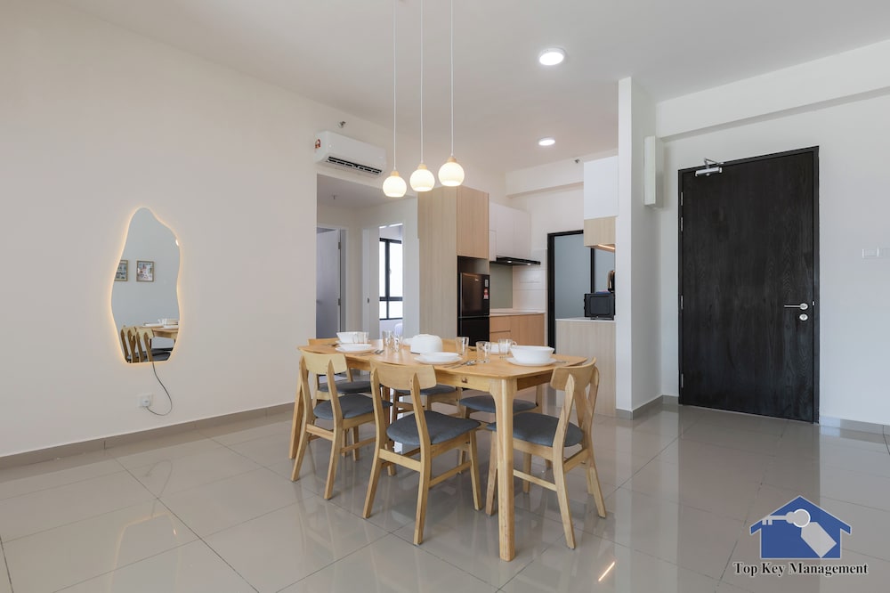 Sunshine Residence Suites