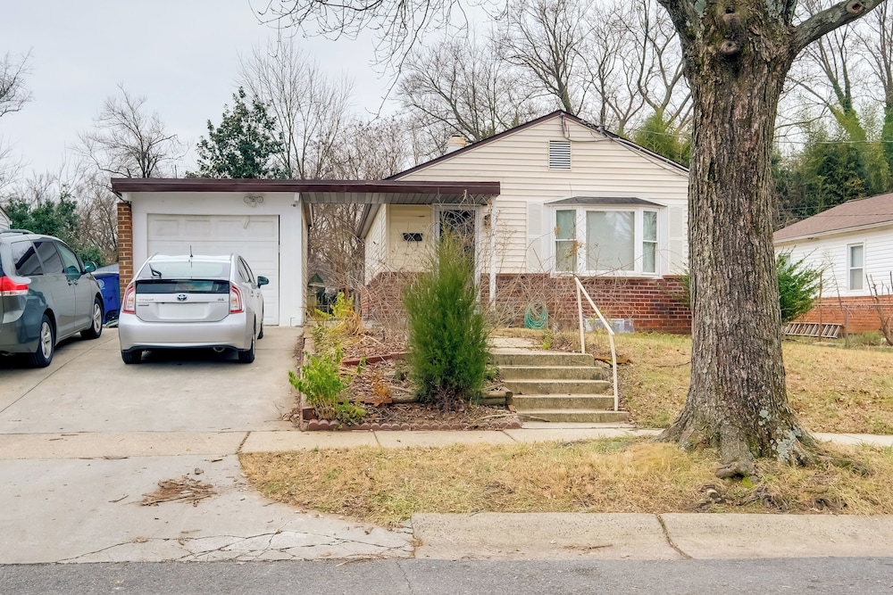 DC Area Home ~ 1 Mi to Metro: WFH Friendly!