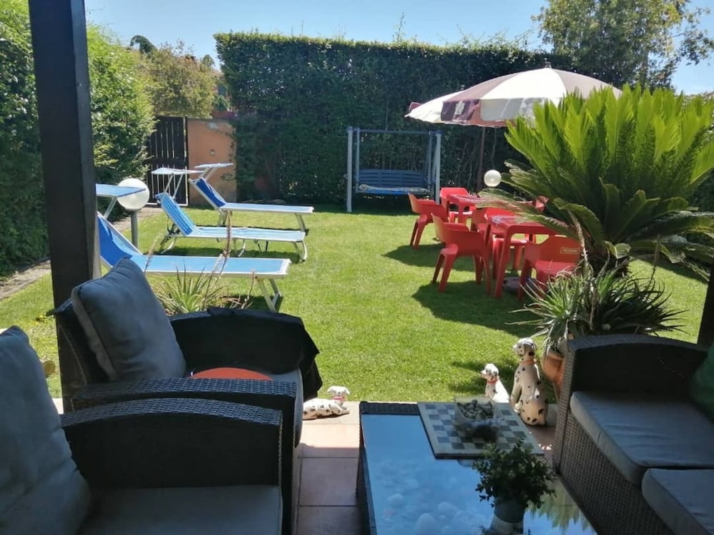 Villa Sleeps 6 With Garden and Gym