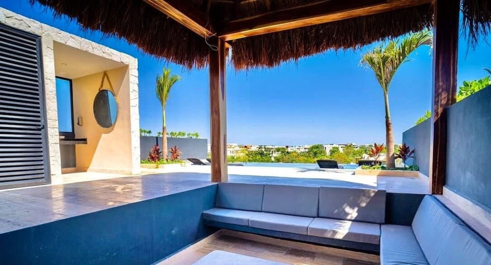 Boho Chic Style Cozy Great Located Roof Pool