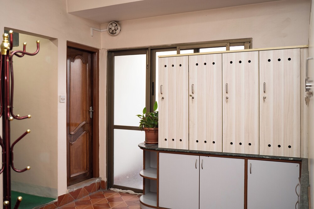 Aarya Wellness & Hostel