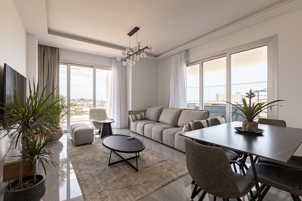 YAMAS Urban Living Platinum 77 Penthouses